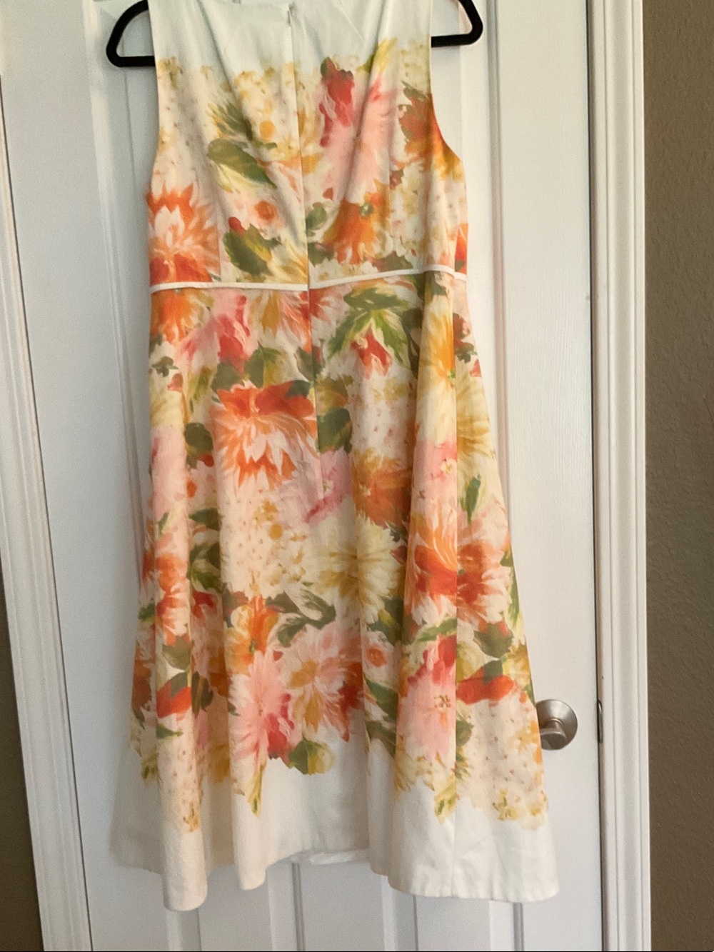 Hobbs London Carly Dahlia Floral Print Midi Dress - Picture 3 of 6